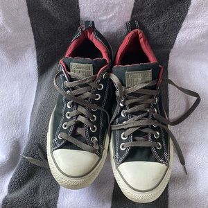 CONVERSE - ALL STAR CHUCK TAYLORS low top 
A black & red double canvas M9 W11